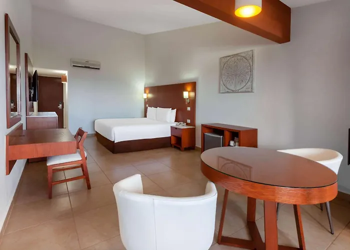 Hotel & 4*