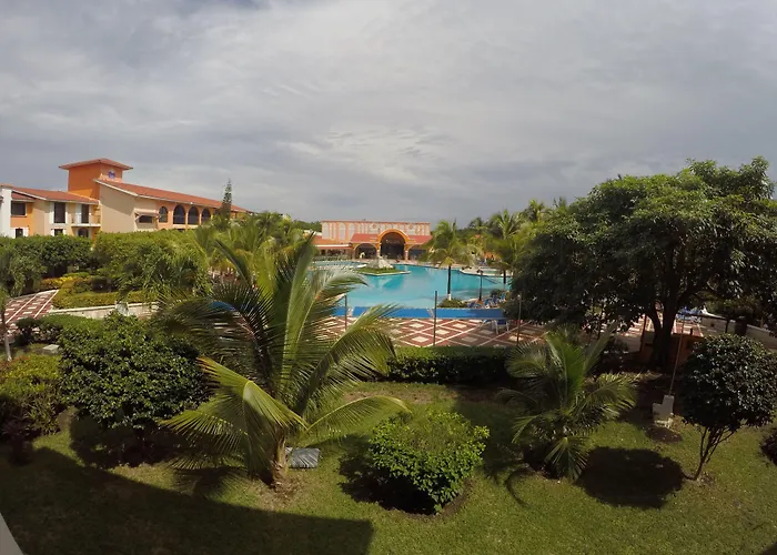 & 4* Cozumel