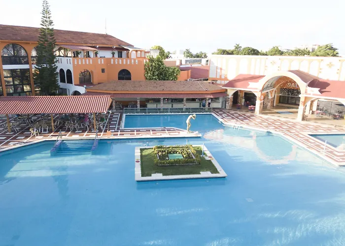 Hotel & 4*